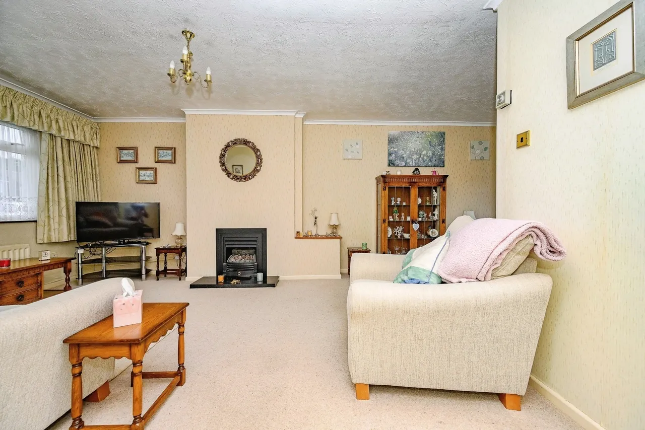 Stoneygate Road, LUTON, Bedfordshire, LU4, photo 2