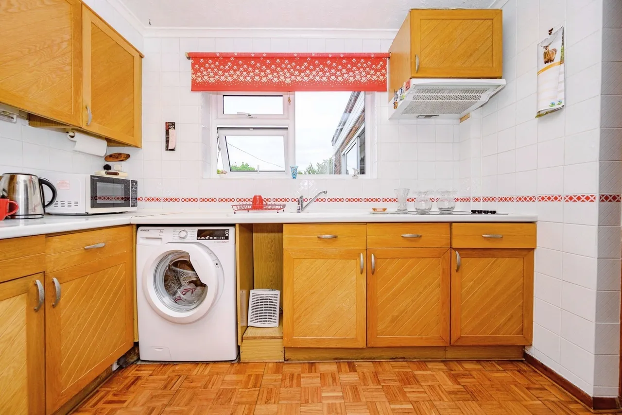 Stoneygate Road, LUTON, Bedfordshire, LU4, photo 6