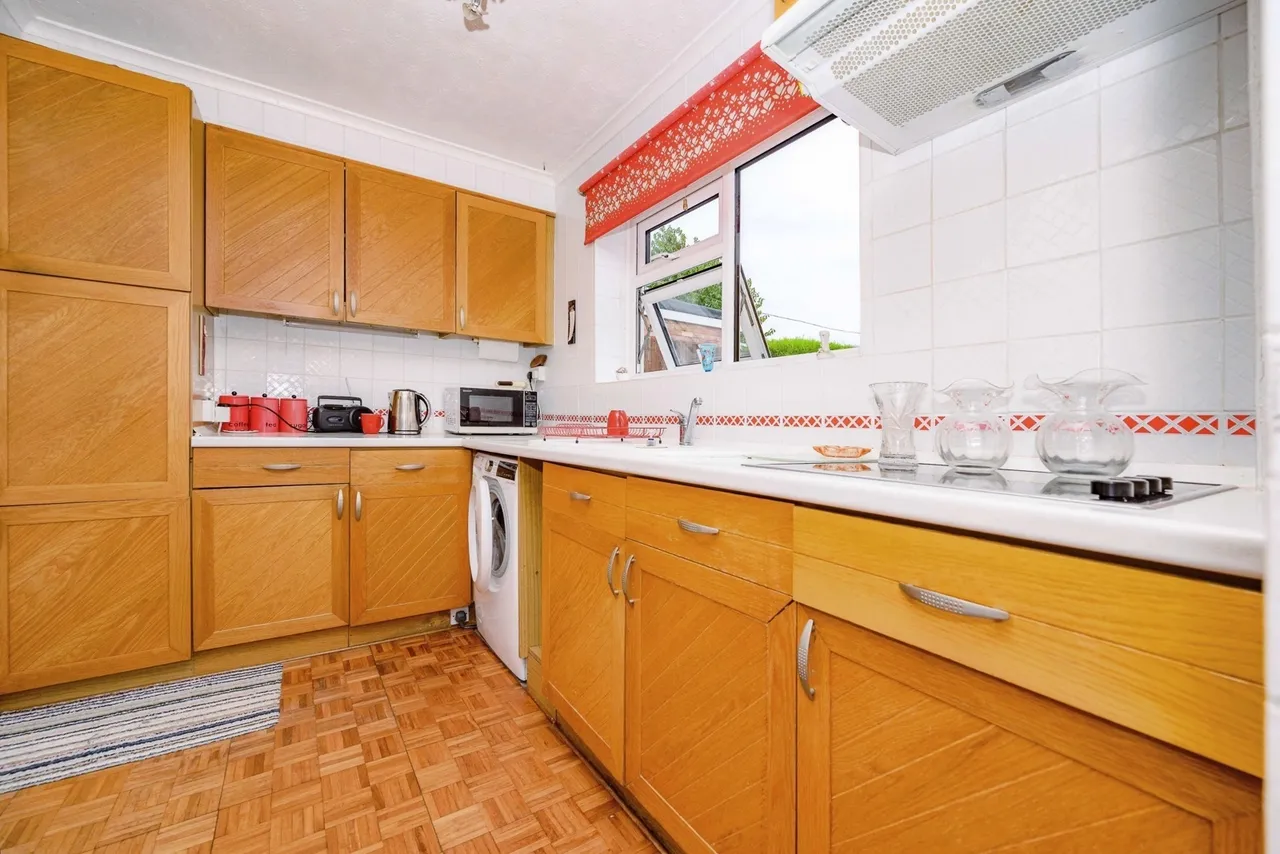 Stoneygate Road, LUTON, Bedfordshire, LU4, photo 7