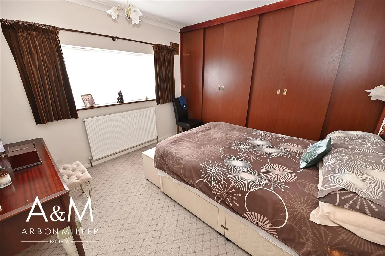 Tudor Crescent, Hainault, Essex, Ilford, IG62RY, photo 8