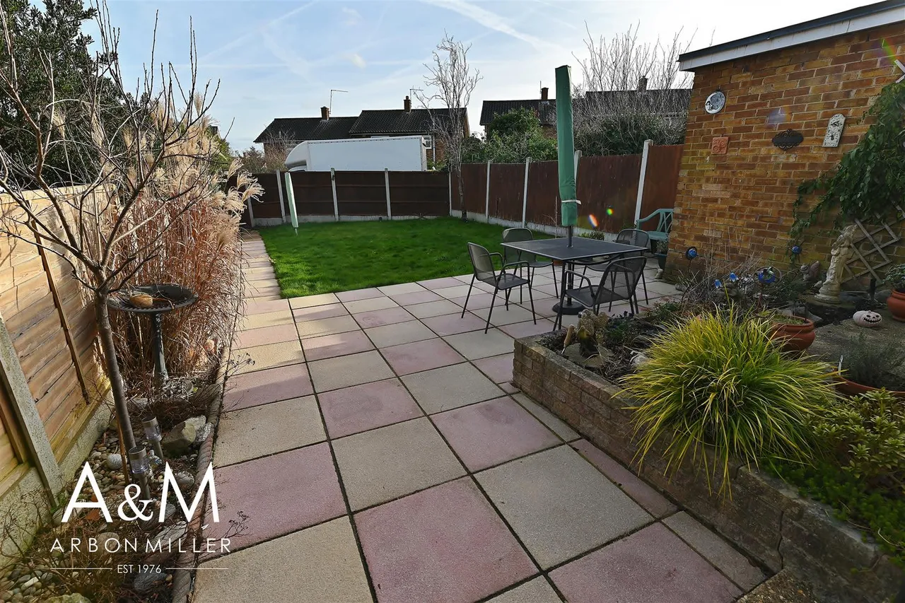 Tudor Crescent, Hainault, Essex, Ilford, IG62RY, photo 15