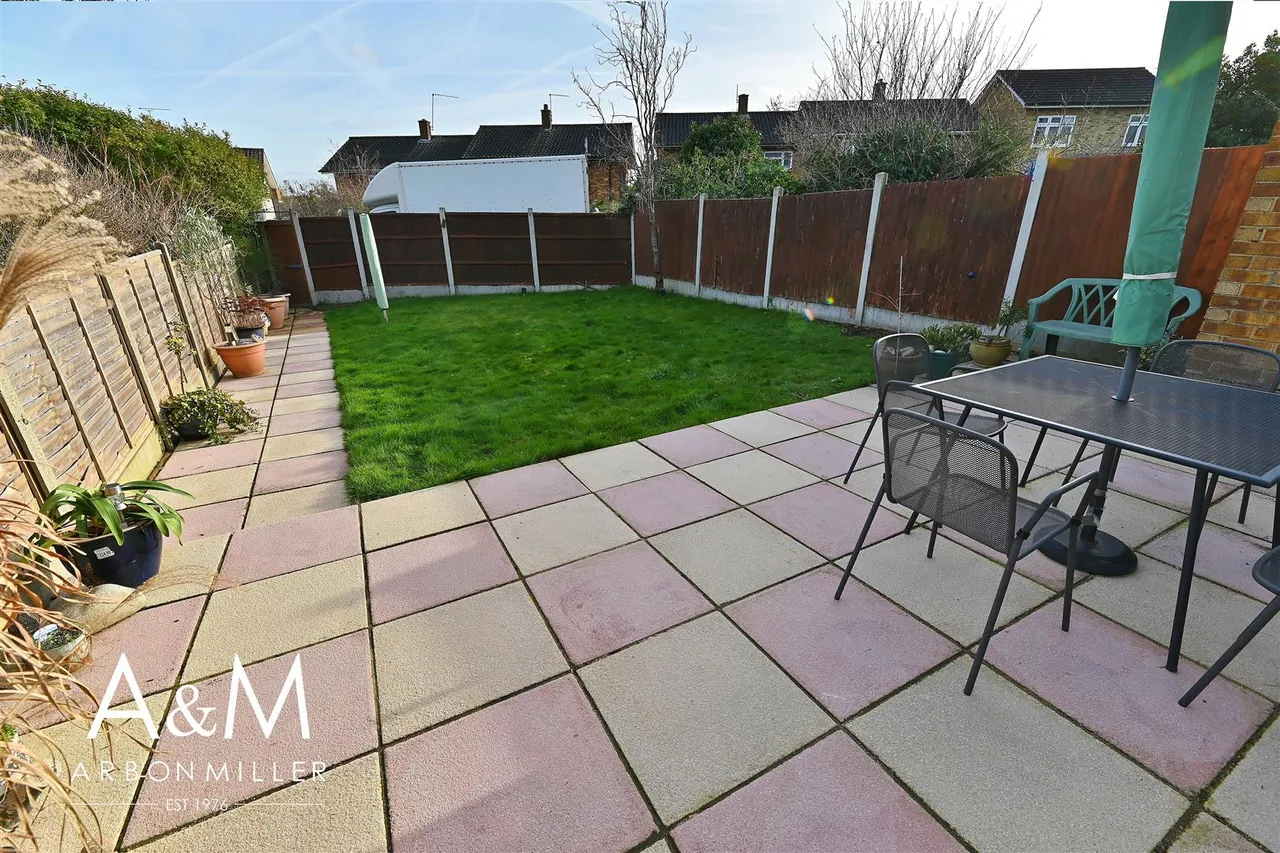 Tudor Crescent, Hainault, Essex, Ilford, IG62RY, photo 16