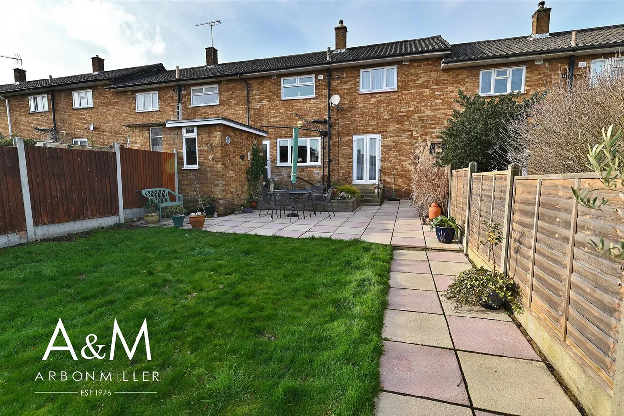 Tudor Crescent, Hainault, Essex, Ilford, IG62RY, photo 17