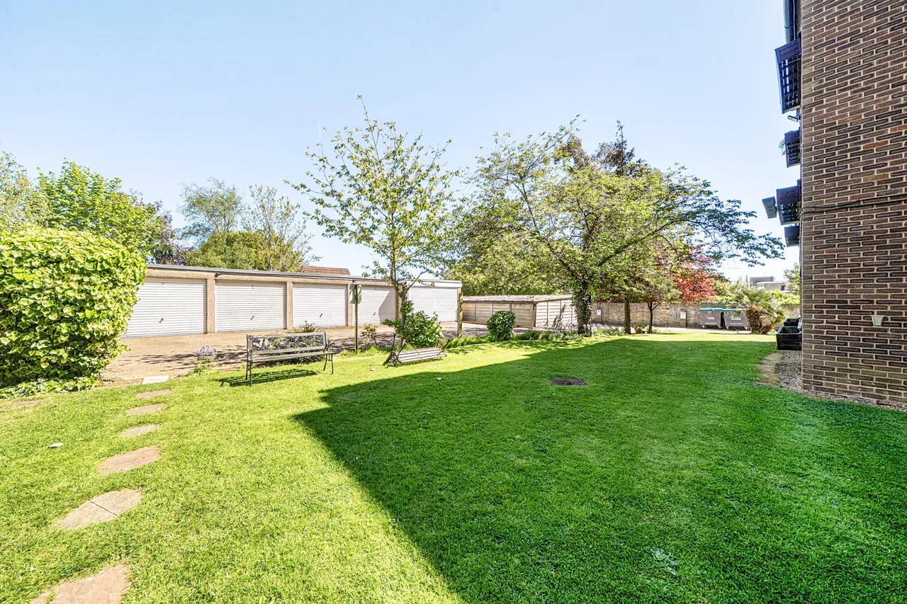 Priory Lodge, Ealing, W5, photo 11