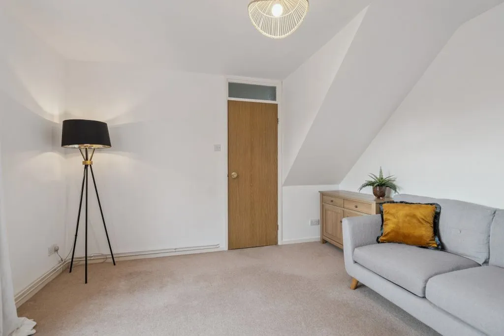 Bridgestone Drive, Bourne End SL8 5XG, photo 4