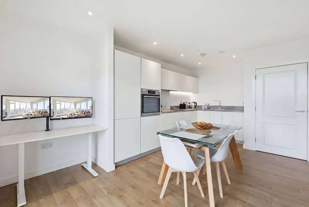 Lamington Heights, London, E14, photo 5