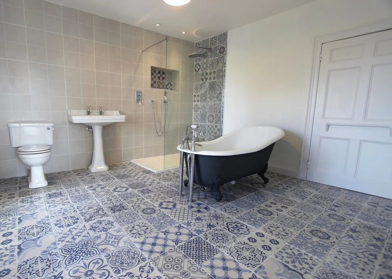Main Road, Cleeve, BS49, photo 15