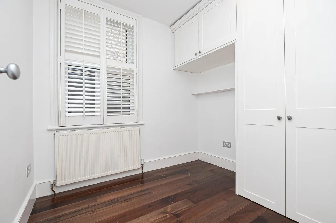 Palmerston Road, Buckhurst Hill, IG9 5LW, photo 4