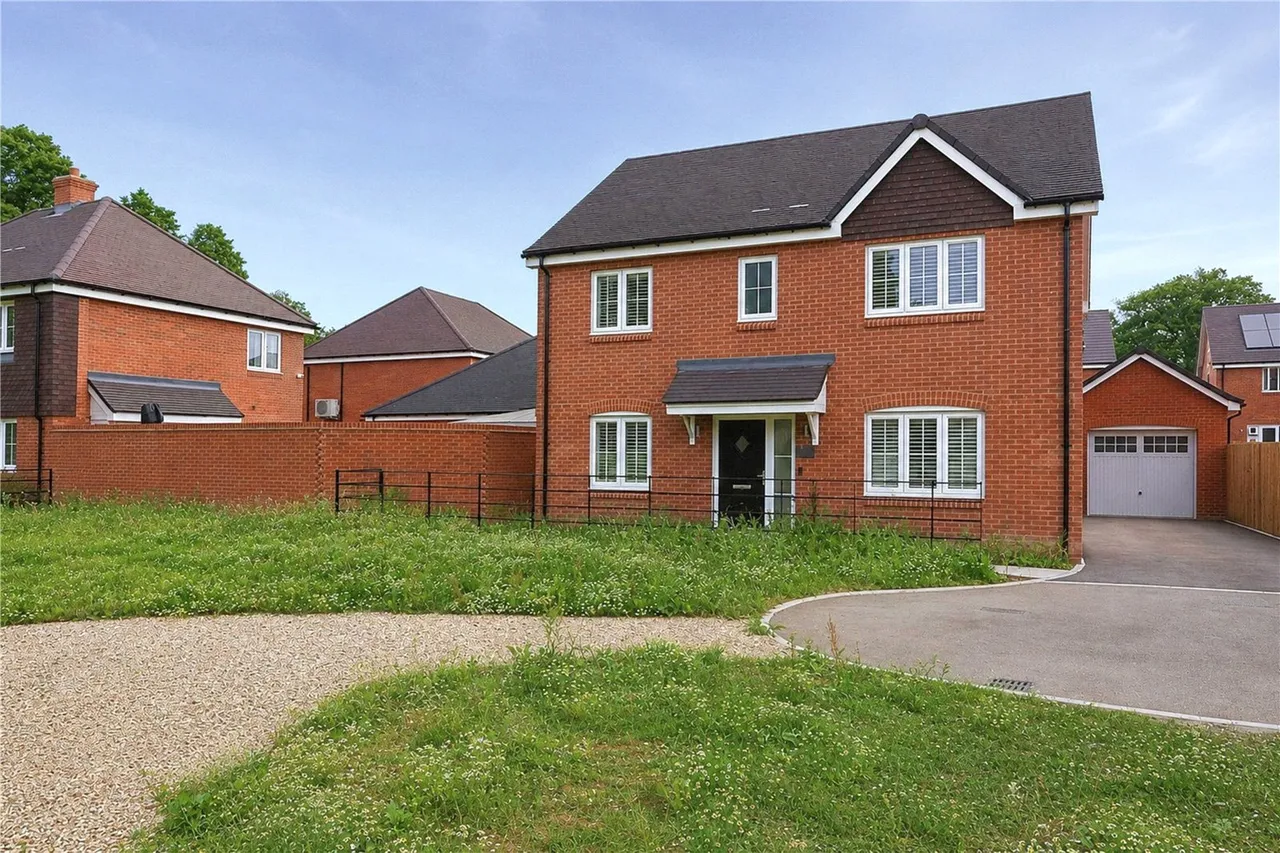 Summerstead Farm Road, Sherfield-on-Loddon, Hook, Hampshire, RG27 0GL, photo 14