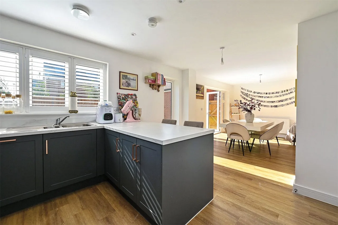 Summerstead Farm Road, Sherfield-on-Loddon, Hook, Hampshire, RG27 0GL, photo 5