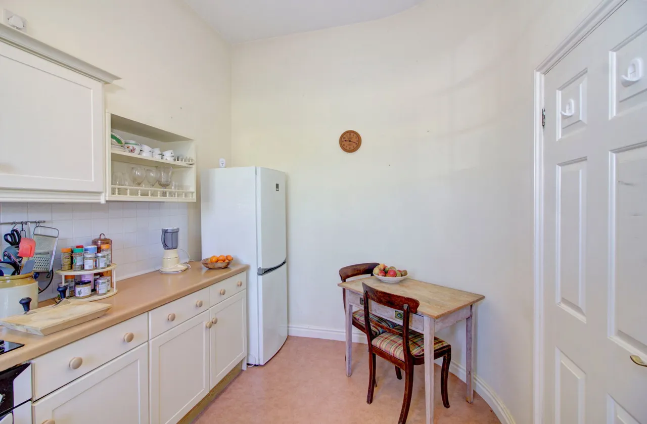 Thurnham Court, Devizes, SN10, photo 8
