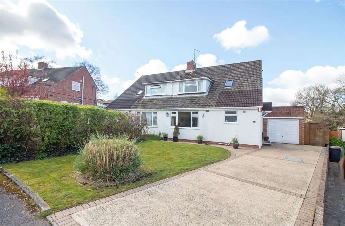 3 bed house for sale — Roundway, Waterlooville, PO7 7QD