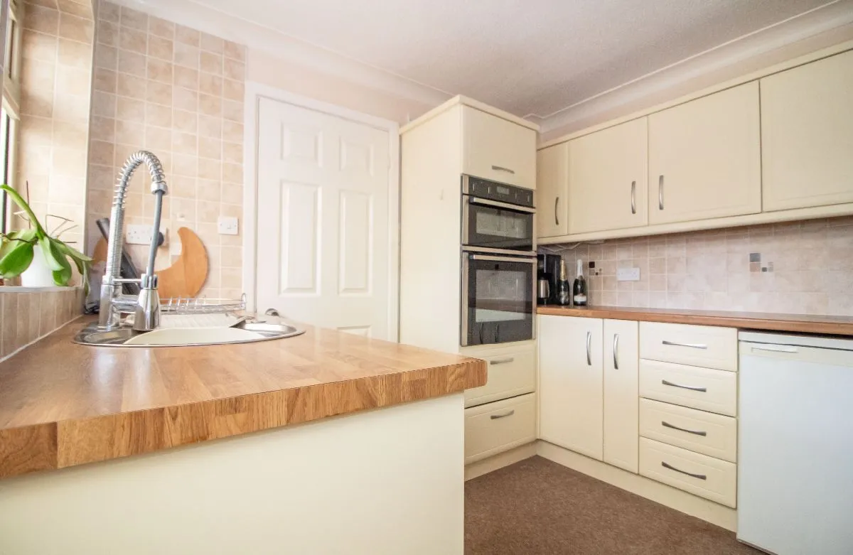 Roundway, Waterlooville, PO7 7QD, photo 13