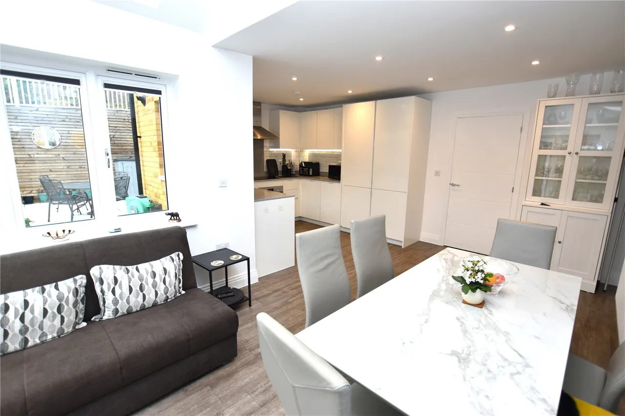 Nova Scotia Drive, Farnborough, Hampshire, GU14 0FR, photo 8
