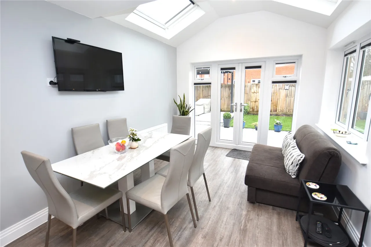 Nova Scotia Drive, Farnborough, Hampshire, GU14 0FR, photo 6
