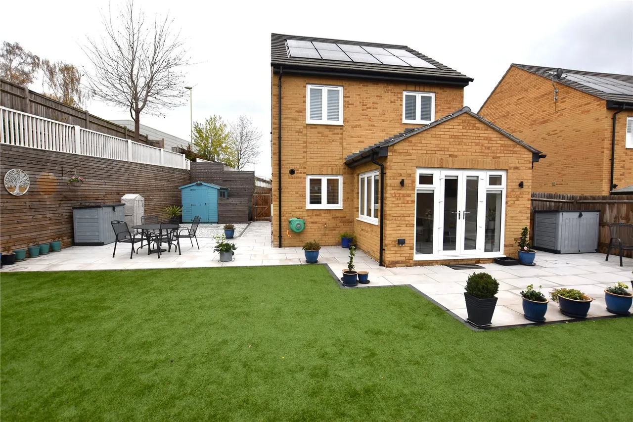 Nova Scotia Drive, Farnborough, Hampshire, GU14 0FR, photo 15