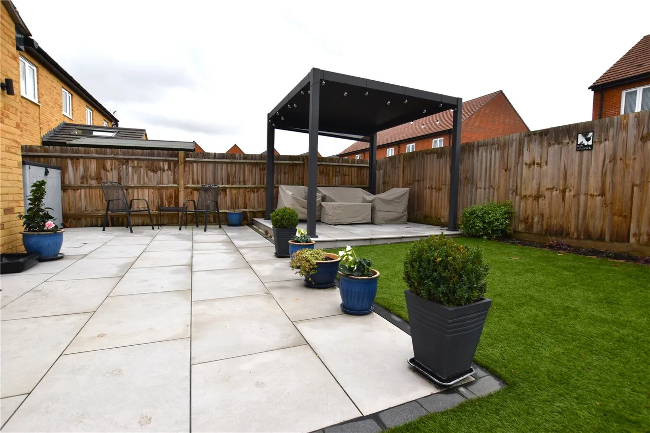 Nova Scotia Drive, Farnborough, Hampshire, GU14 0FR, photo 16