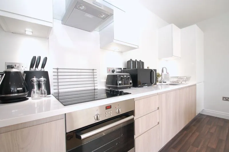 Windsor Street, Chertsey KT16 8AT, photo 2
