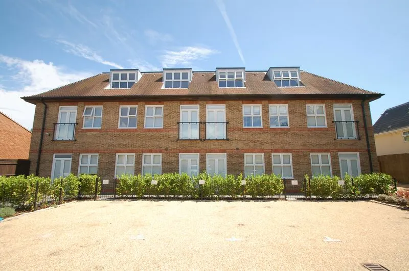 Windsor Street, Chertsey KT16 8AT, photo 6