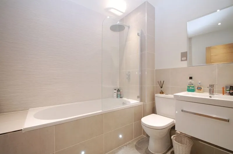 Windsor Street, Chertsey KT16 8AT, photo 5