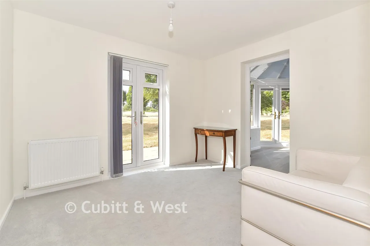 Ilford Court, Cranleigh, GU6, photo 8