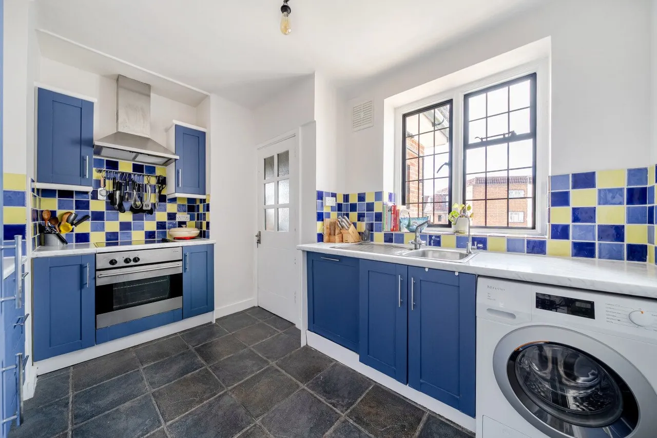 Portsmouth Road, Putney, London, SW15, photo 2