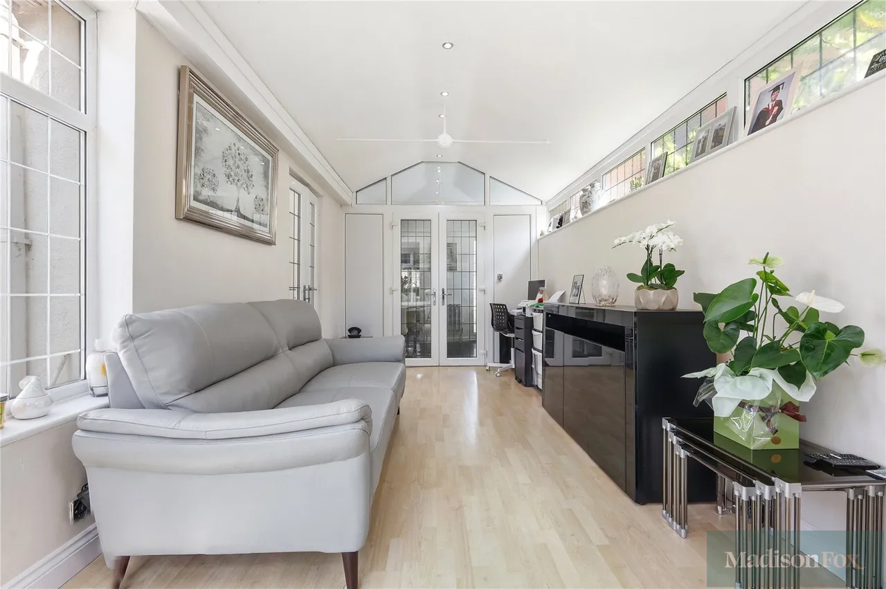 Mount Pleasant Road, Chigwell, IG7, photo 17
