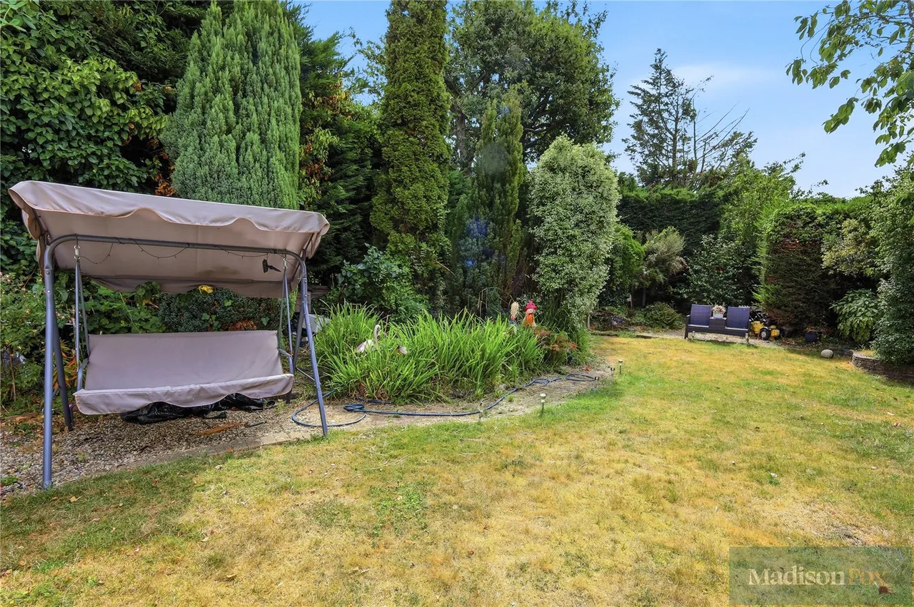 Mount Pleasant Road, Chigwell, IG7, photo 36