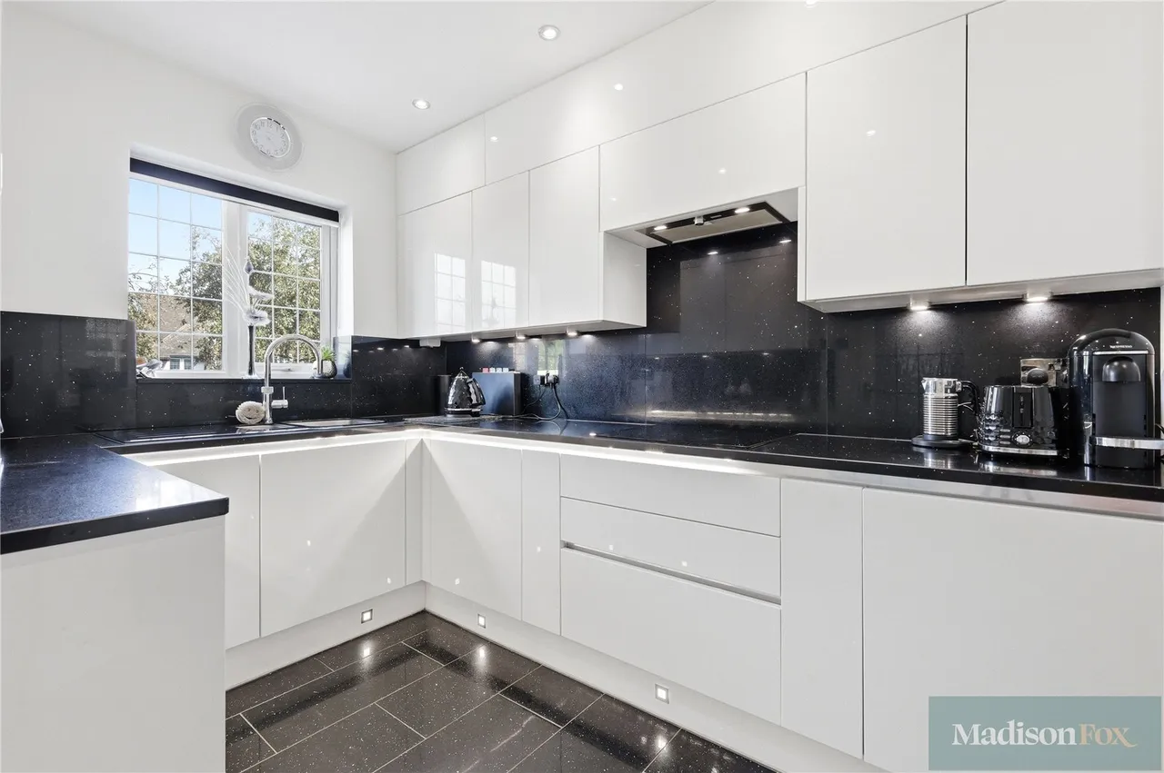Mount Pleasant Road, Chigwell, IG7, photo 10