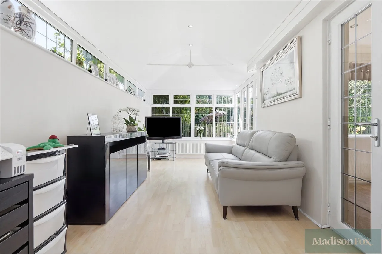 Mount Pleasant Road, Chigwell, IG7, photo 18