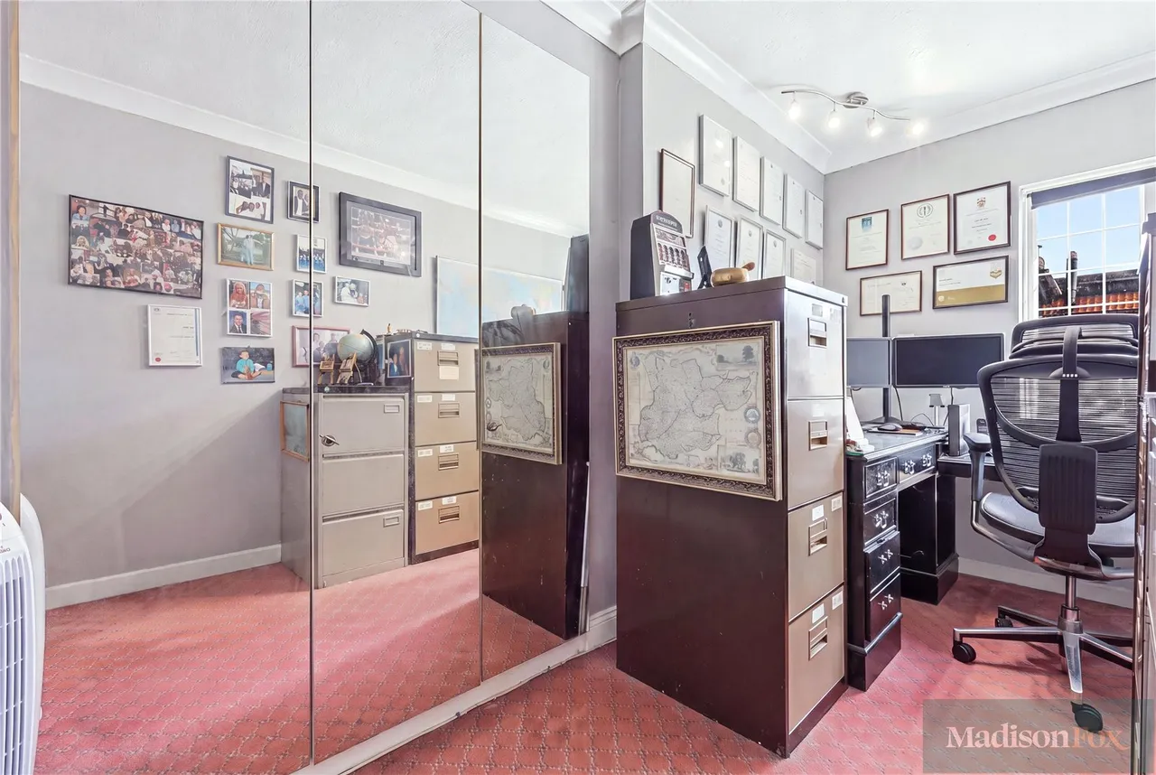 Mount Pleasant Road, Chigwell, IG7, photo 29