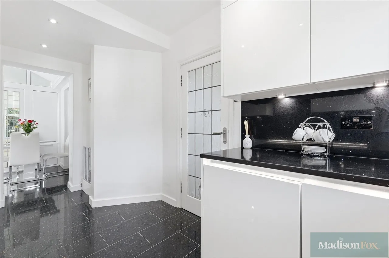Mount Pleasant Road, Chigwell, IG7, photo 12