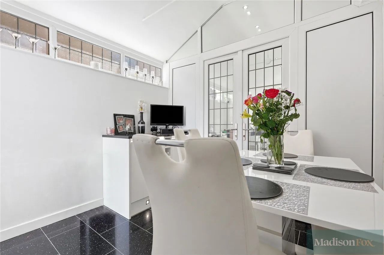 Mount Pleasant Road, Chigwell, IG7, photo 13