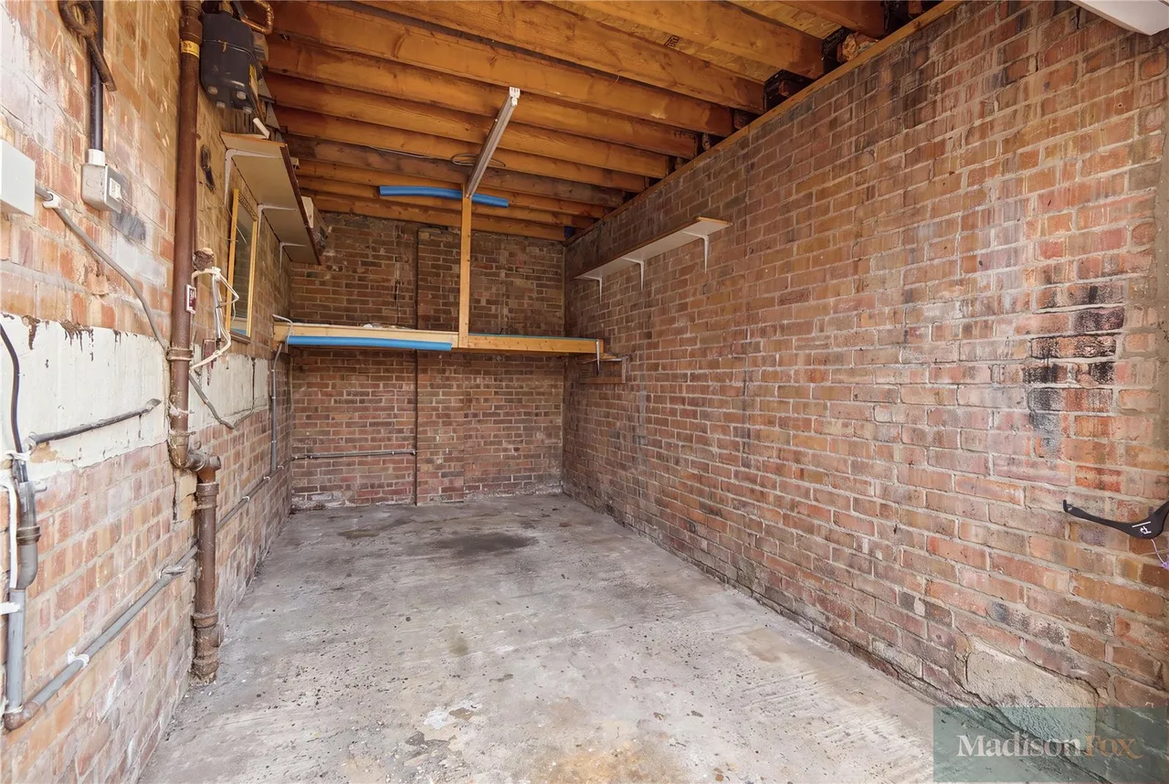 Mount Pleasant Road, Chigwell, IG7, photo 39
