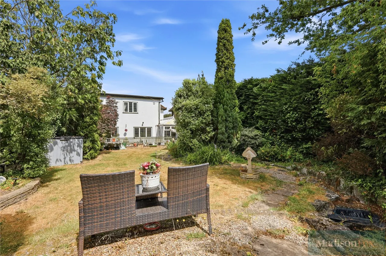 Mount Pleasant Road, Chigwell, IG7, photo 37