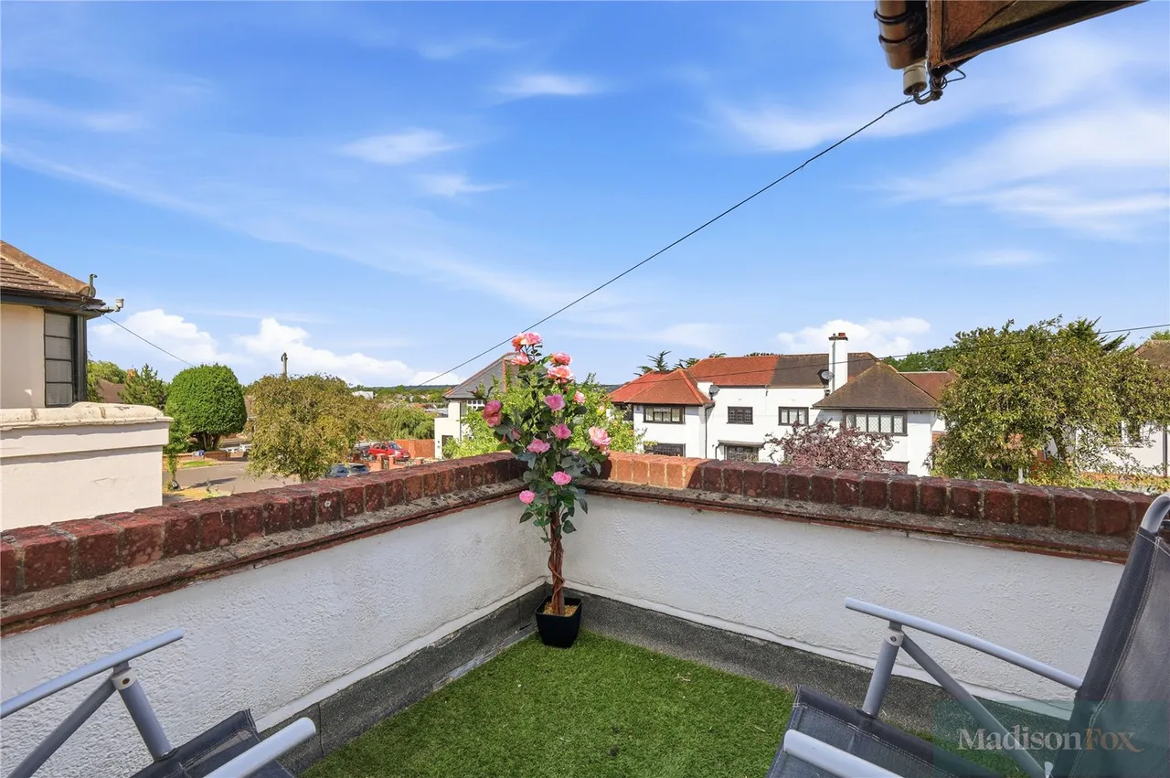 Mount Pleasant Road, Chigwell, IG7, photo 32