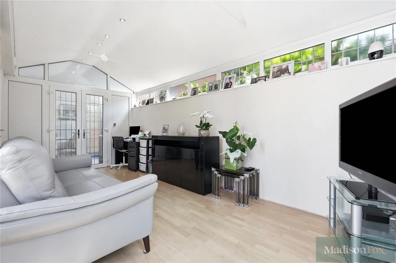 Mount Pleasant Road, Chigwell, IG7, photo 16
