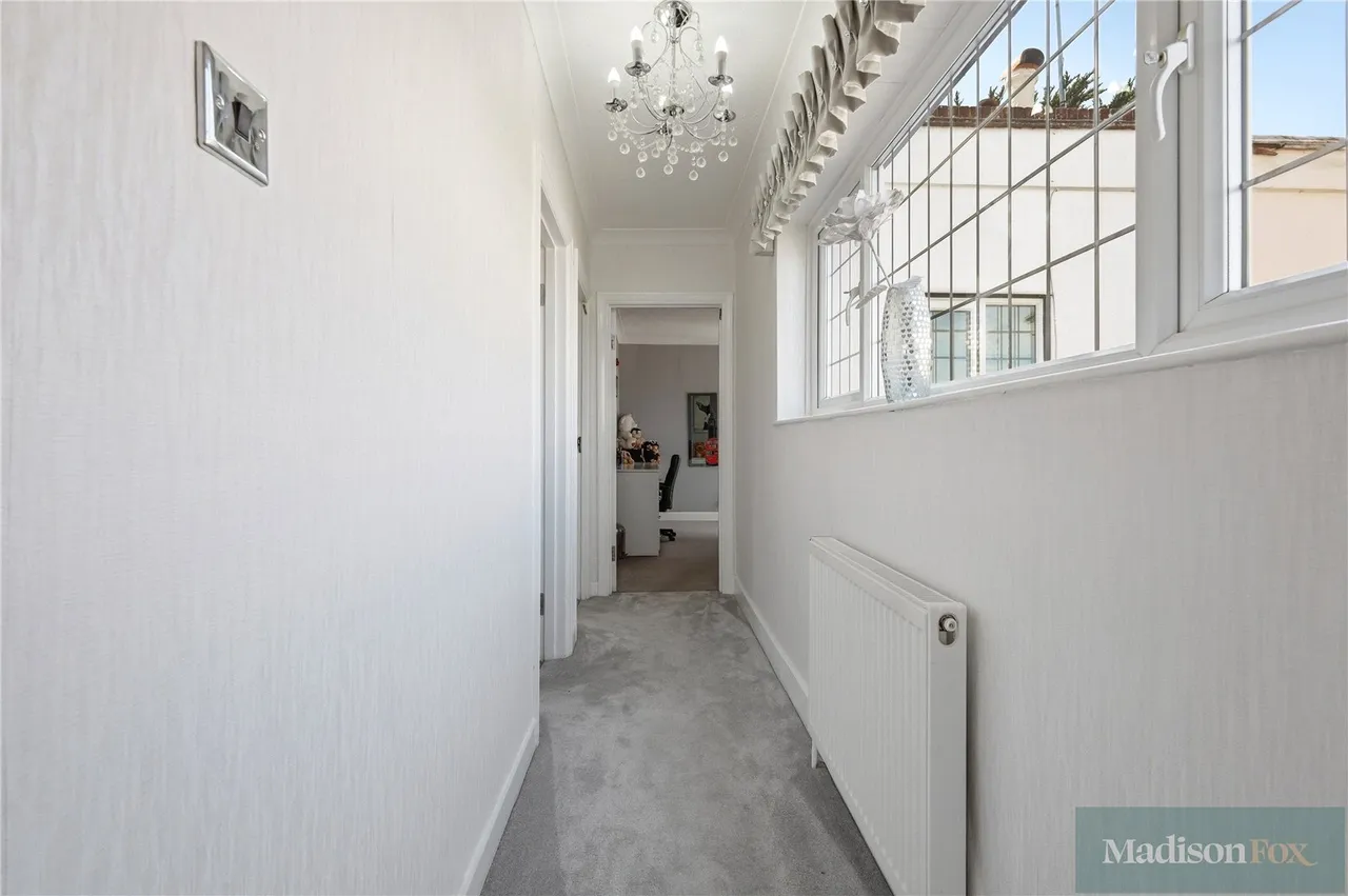 Mount Pleasant Road, Chigwell, IG7, photo 22