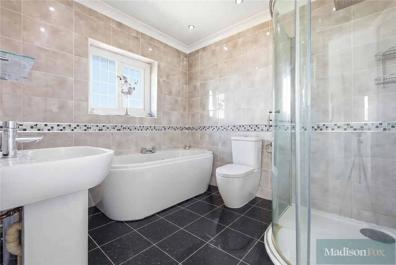 Mount Pleasant Road, Chigwell, IG7, photo 31