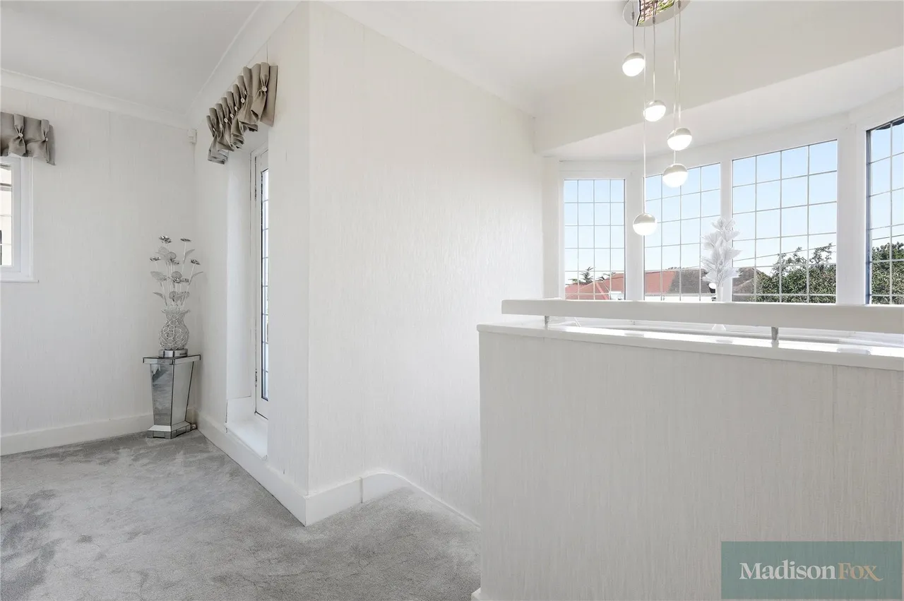 Mount Pleasant Road, Chigwell, IG7, photo 24