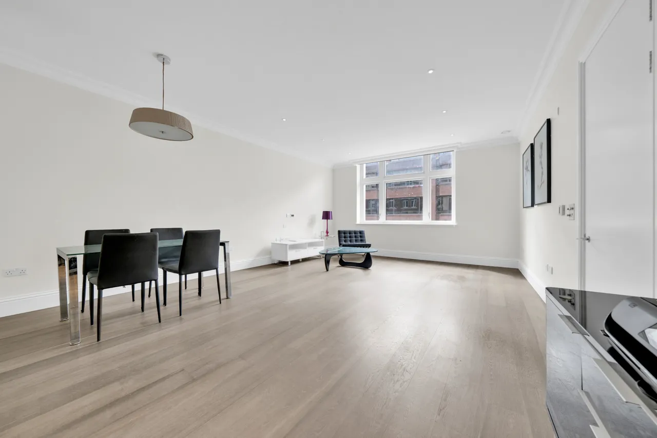 2 bed flat for sale, Leman Street, London, E1