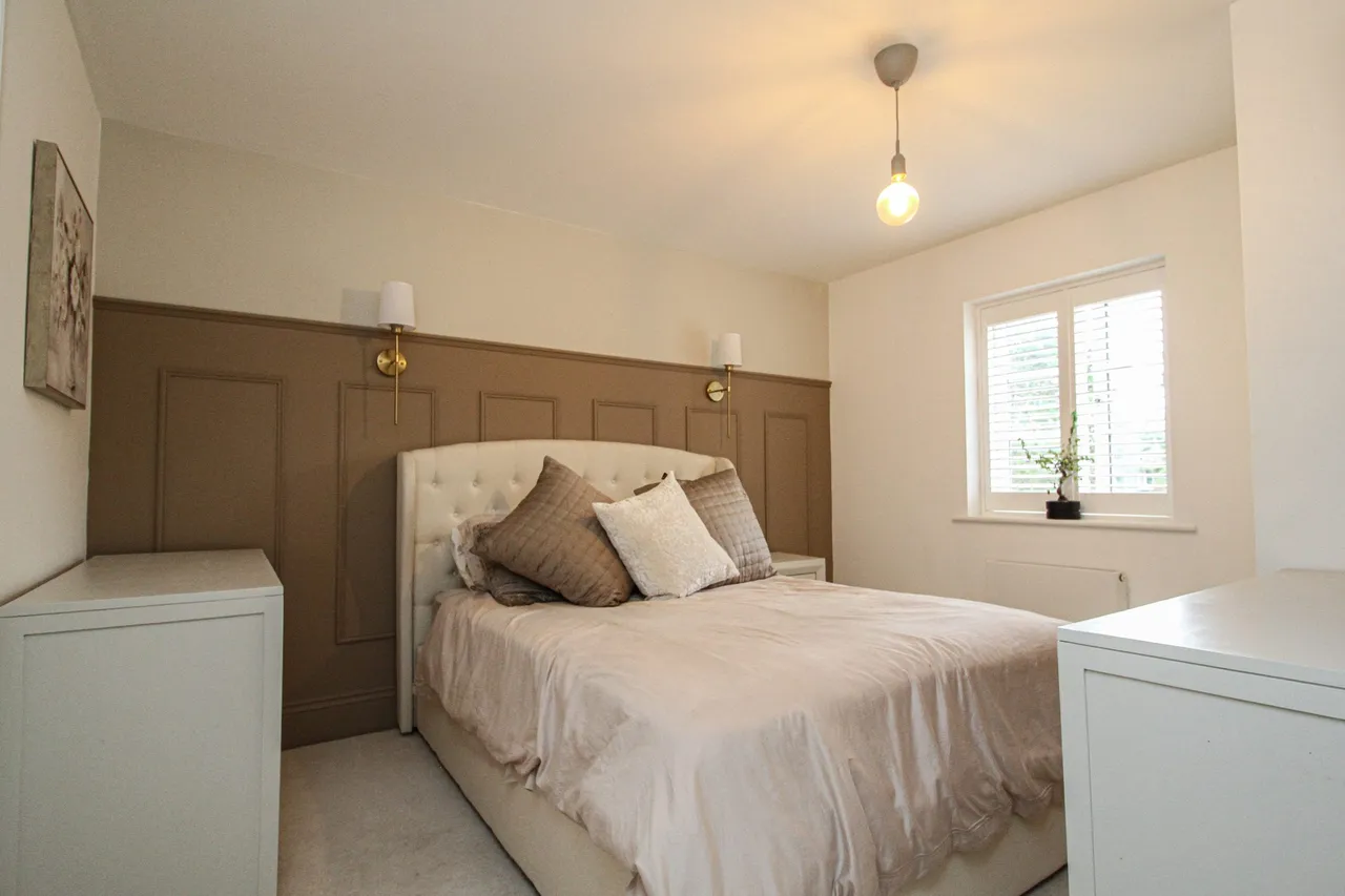Royston Drive, Ewshot, GU10, photo 17