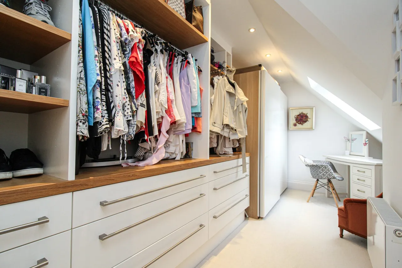 Royston Drive, Ewshot, GU10, photo 12