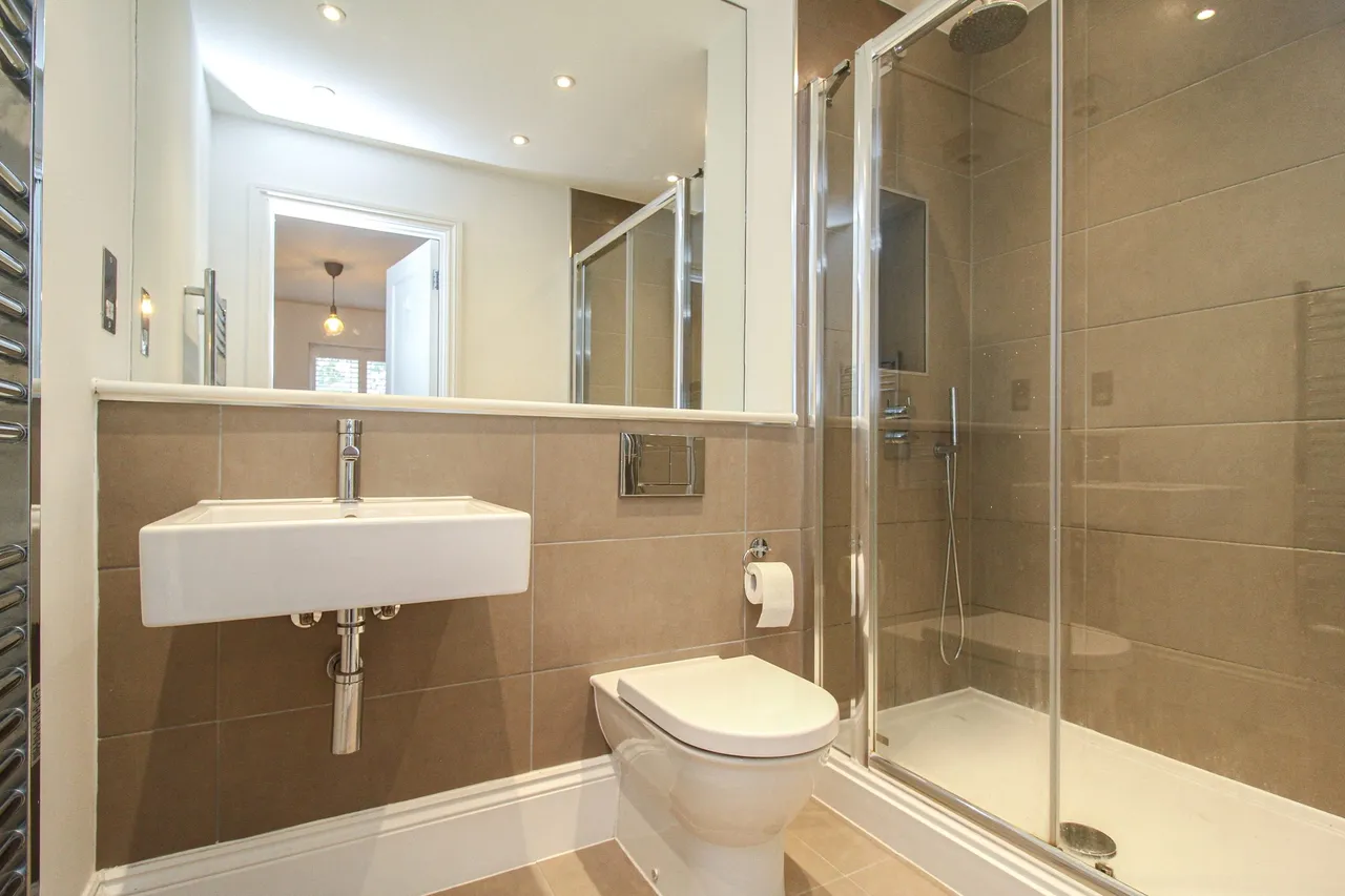 Royston Drive, Ewshot, GU10, photo 18