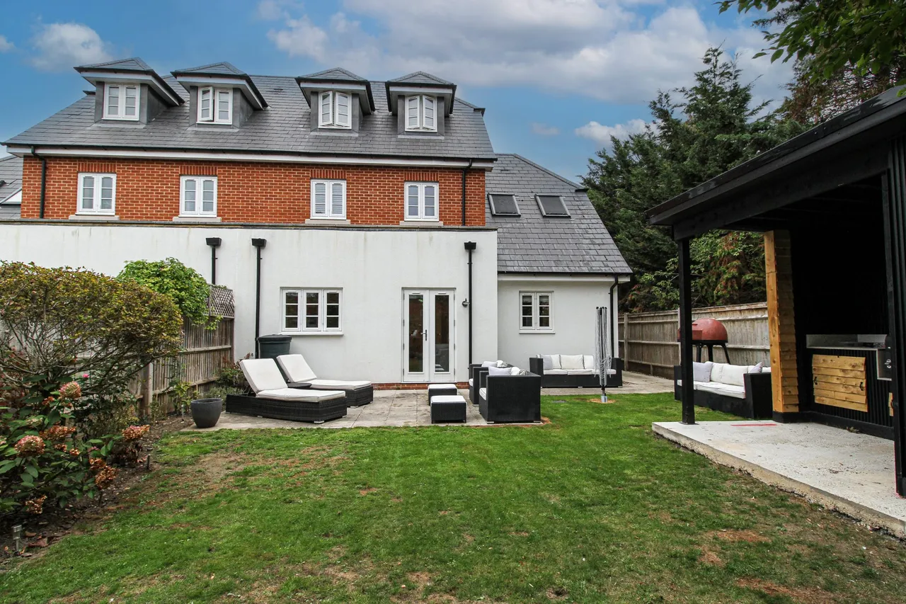 Royston Drive, Ewshot, GU10, photo 22