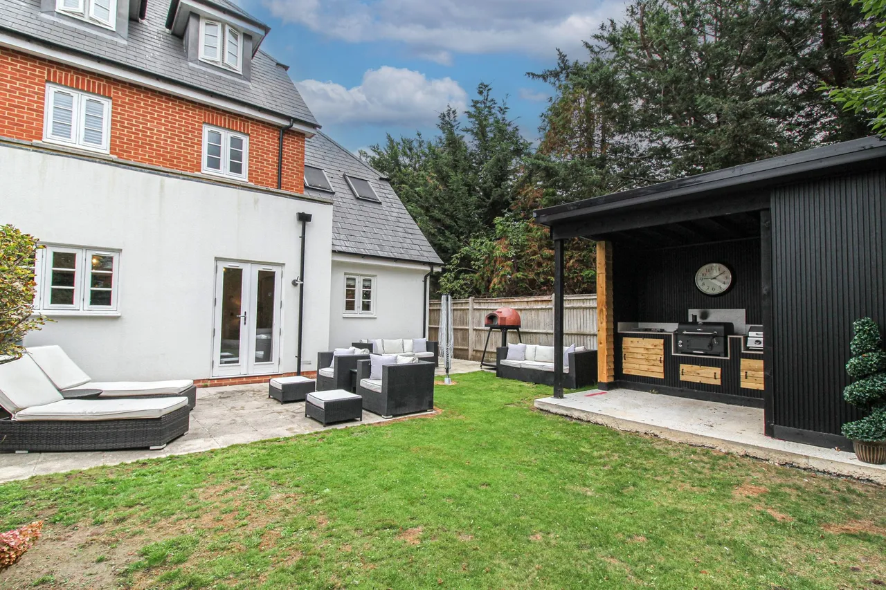 Royston Drive, Ewshot, GU10, photo 21