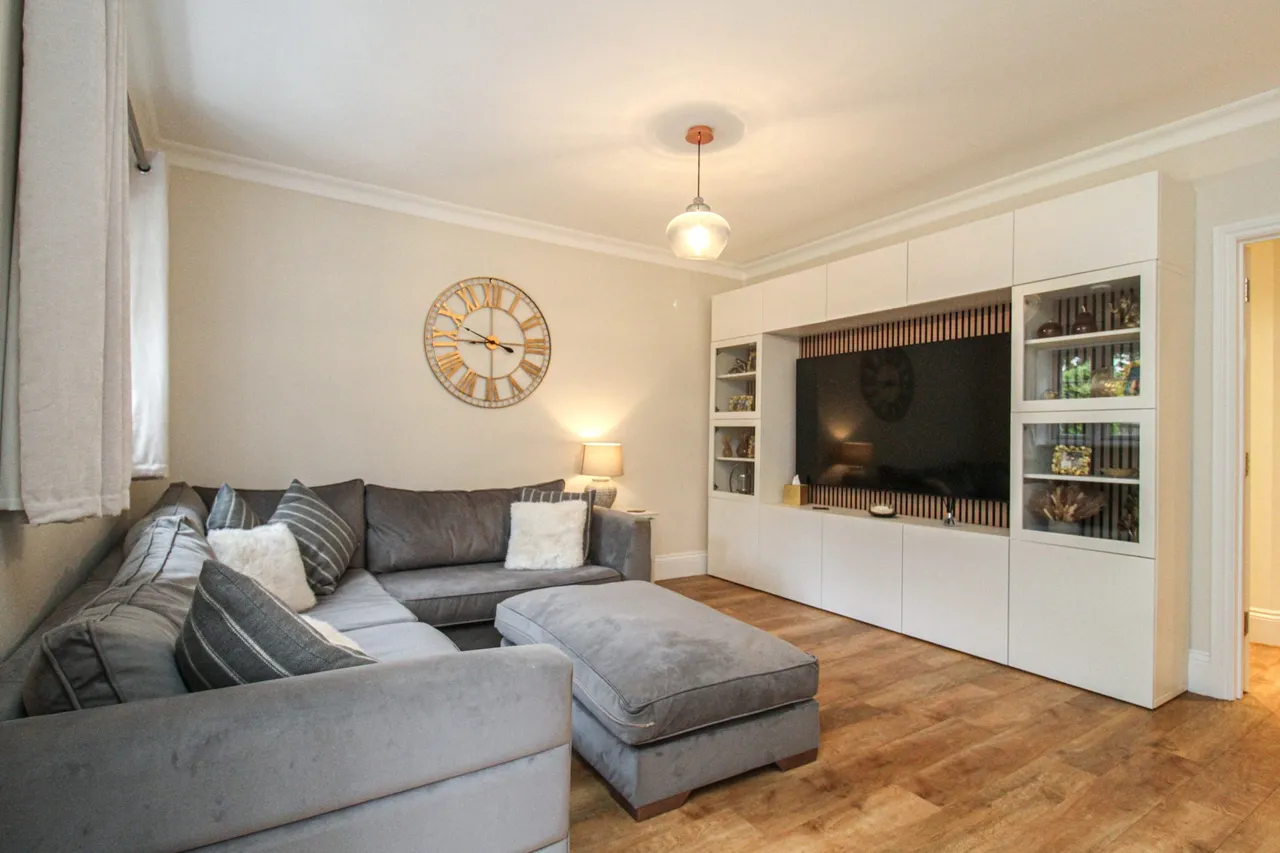 Royston Drive, Ewshot, GU10, photo 7