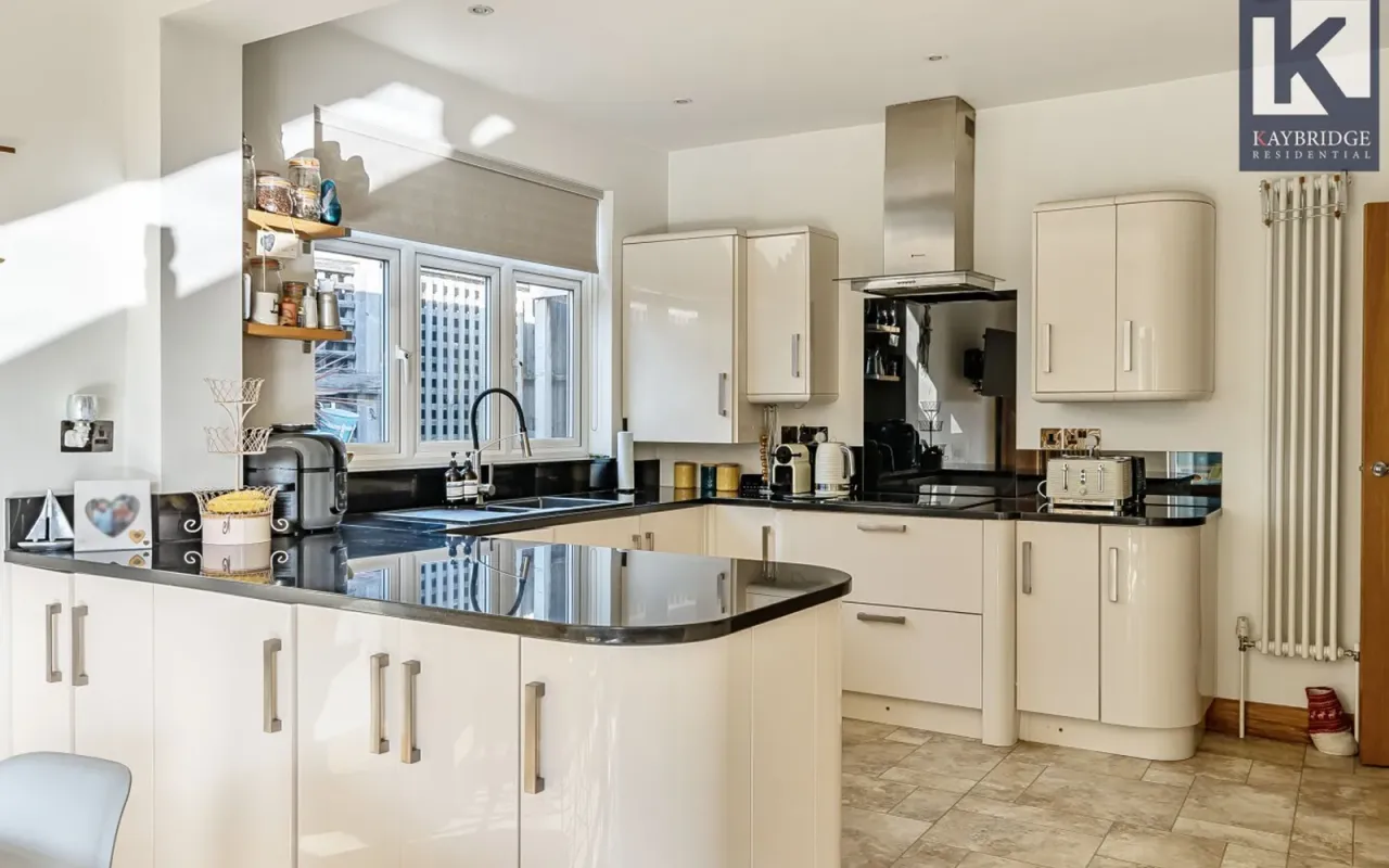 Mavis Avenue, Epsom, KT19, photo 5