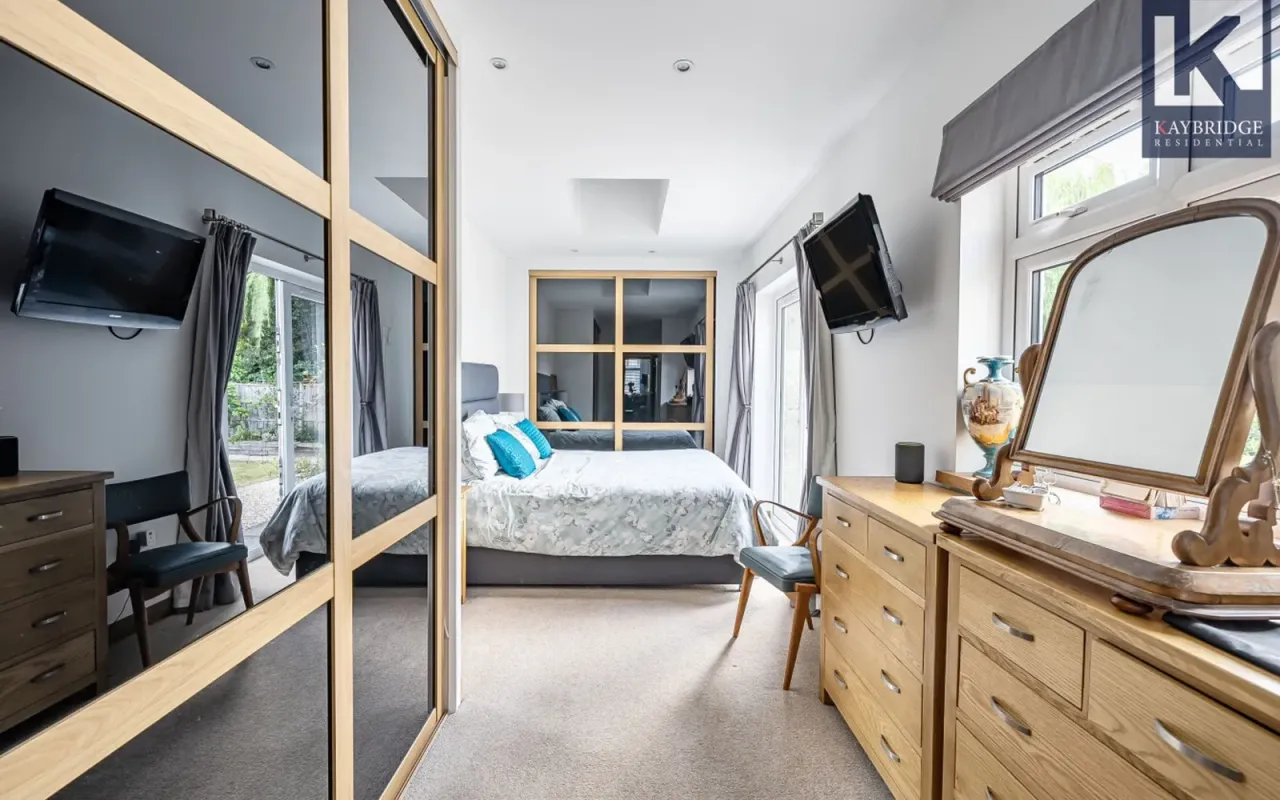 Mavis Avenue, Epsom, KT19, photo 17