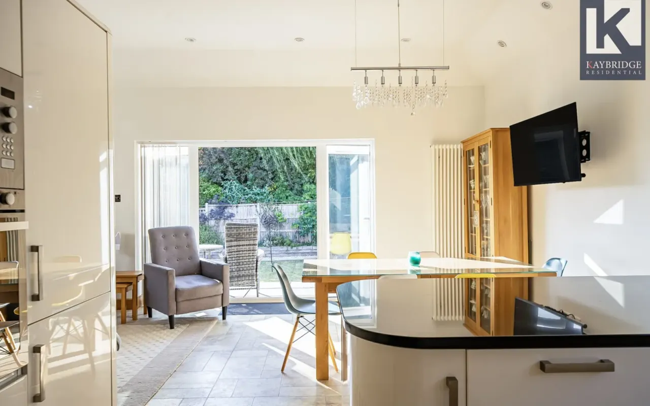 Mavis Avenue, Epsom, KT19, photo 12